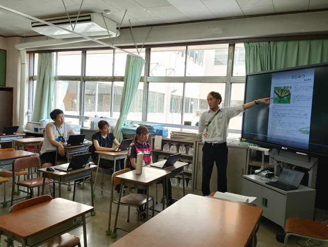 第一回目の授業者である内山先生から授業についての説明がありました。