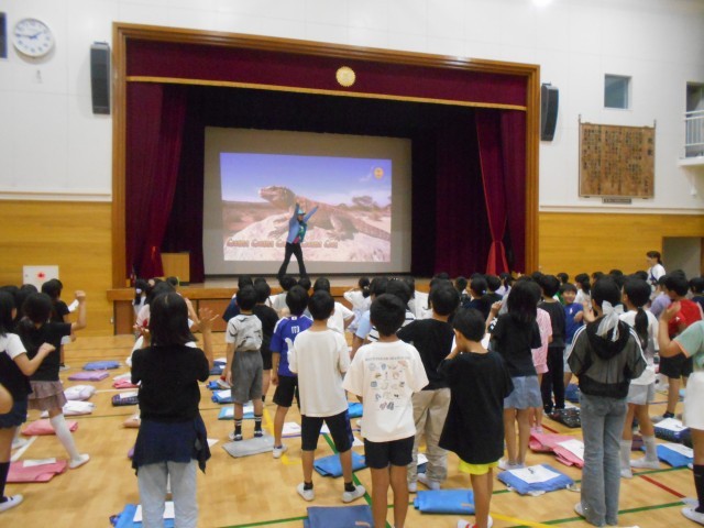 先住民族の歌「Inanay」を体験