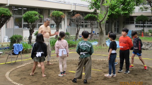相撲朝稽古