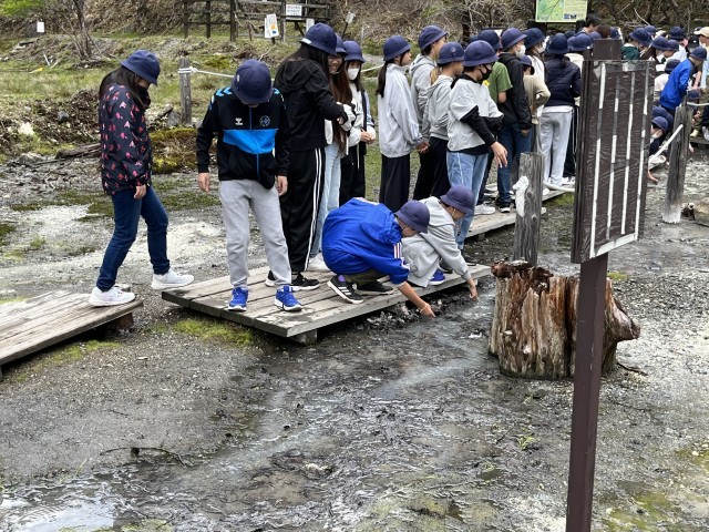 日光湯元温泉　源泉①