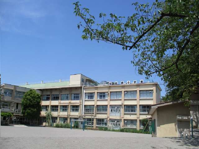 北前野小学校　校舎写真