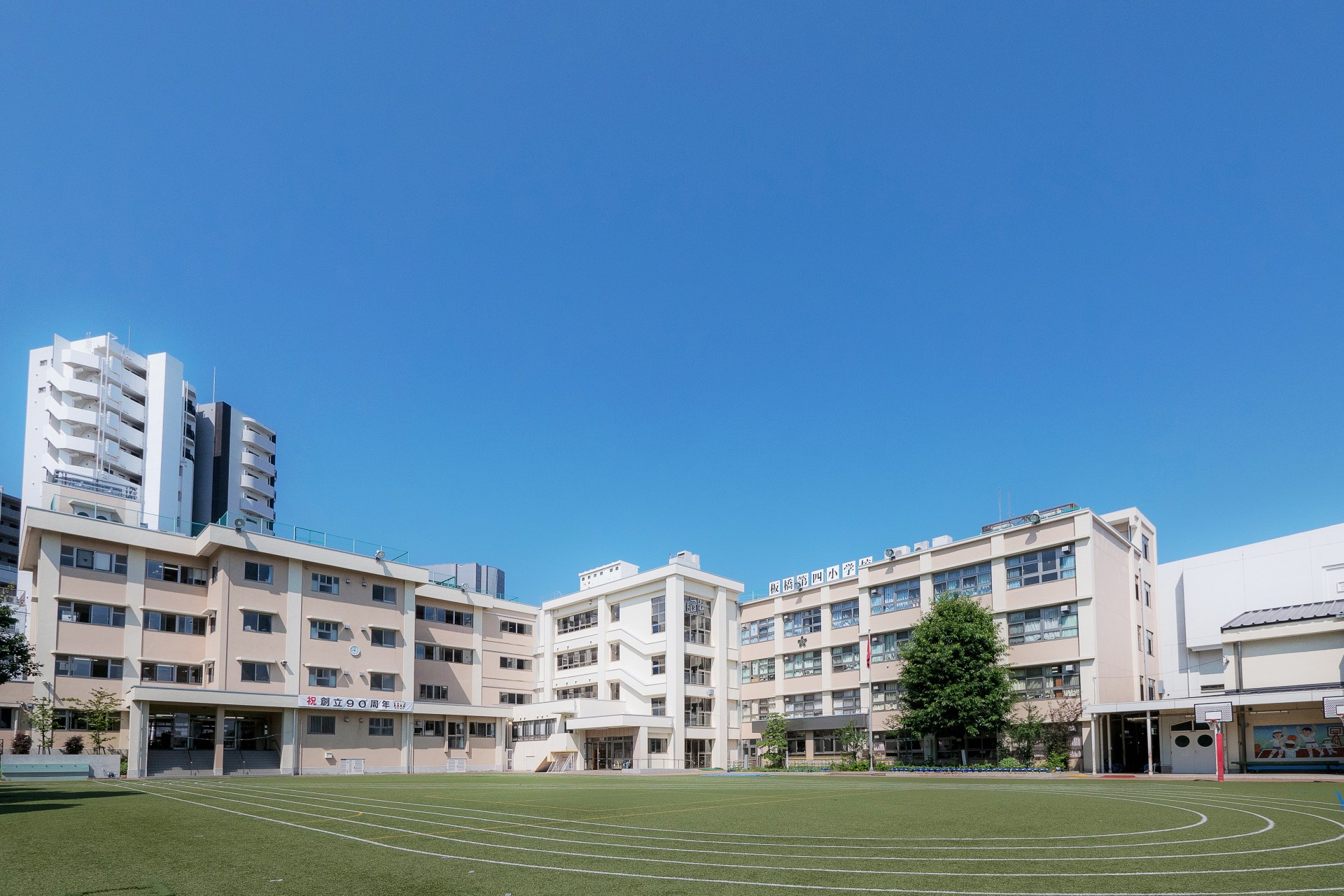 超広角校舎全景.jpg