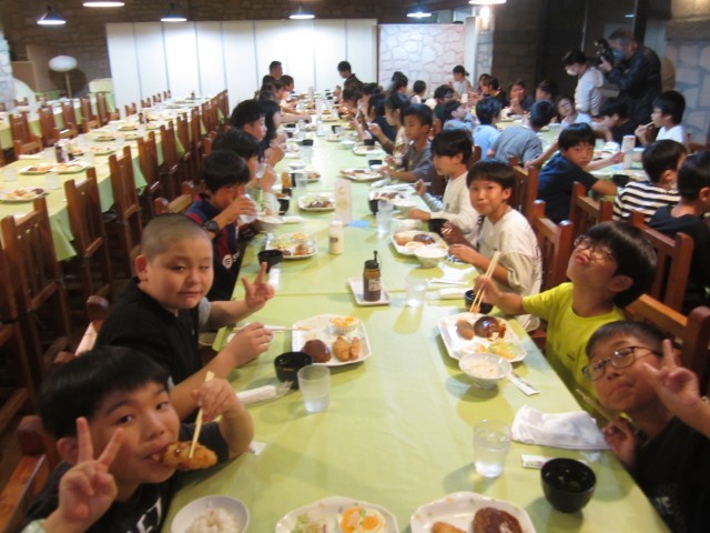 夕食の様子
