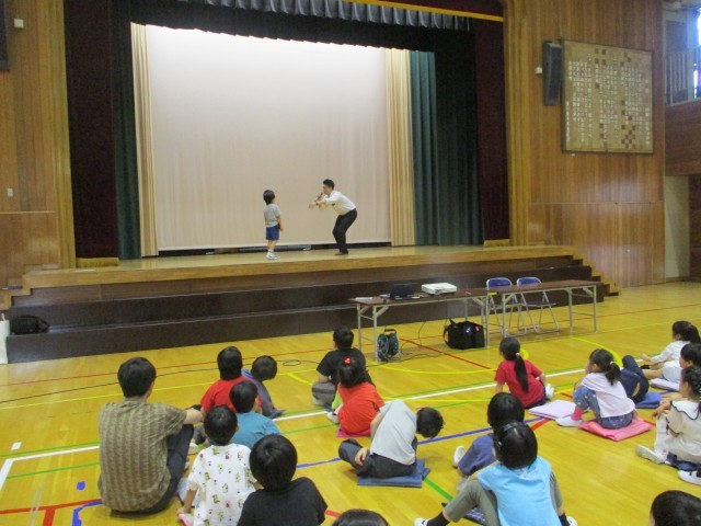 ロールプレイをして学習しています。